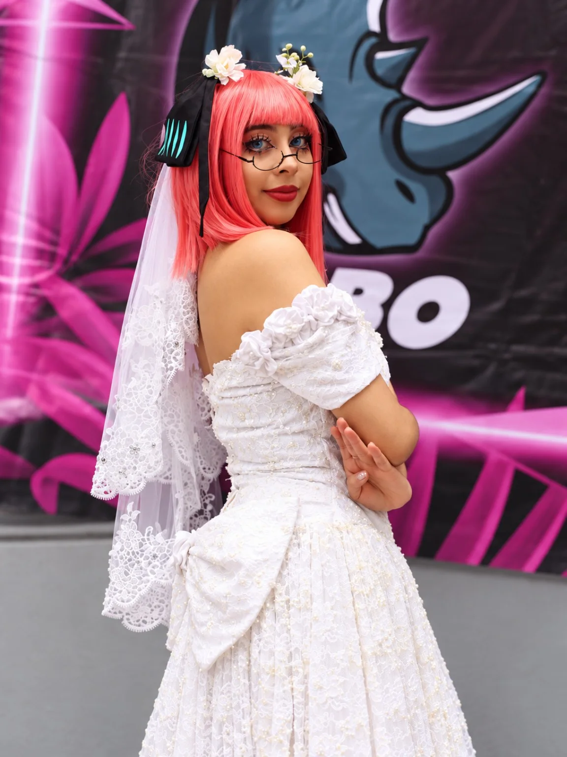Cosplay de Yor Forger versión novia por spider.mishii